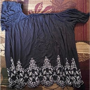 Off-shoulder Shirt with Embroidery